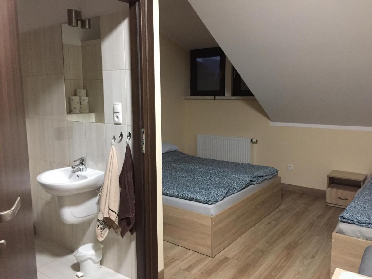 Pod Kotwica Bed and Breakfast Nowa Sol Esterno foto